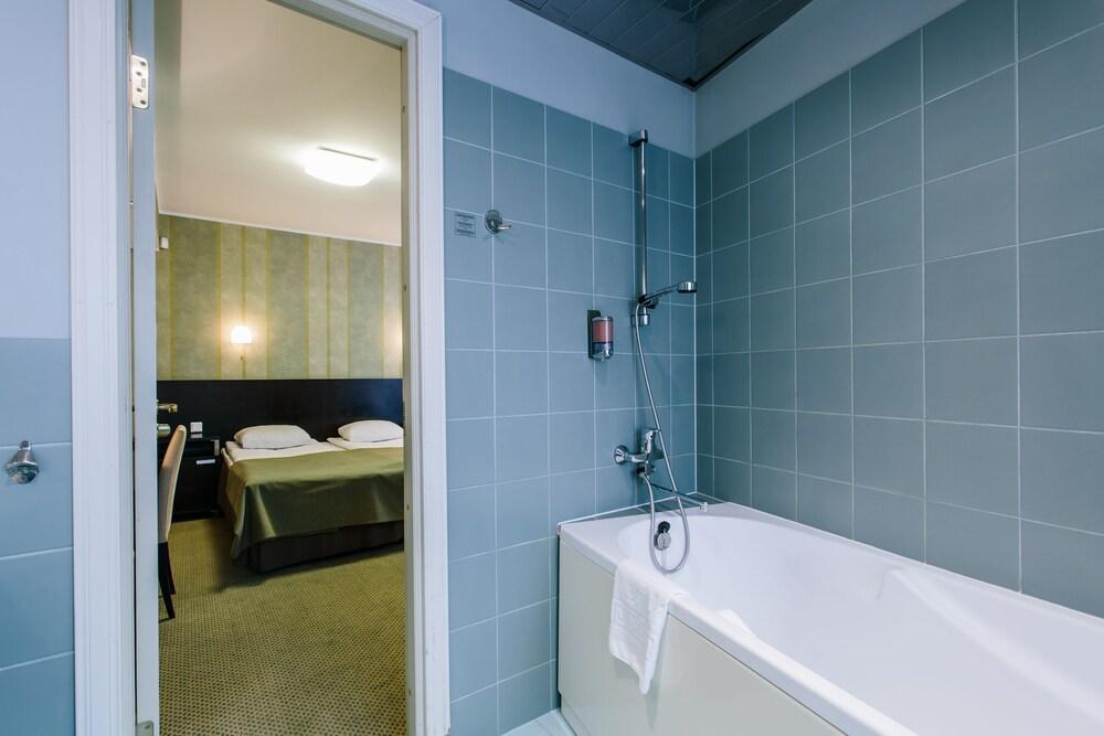 Hestia Hotel Maestro Old Town Tallinn Extérieur photo
