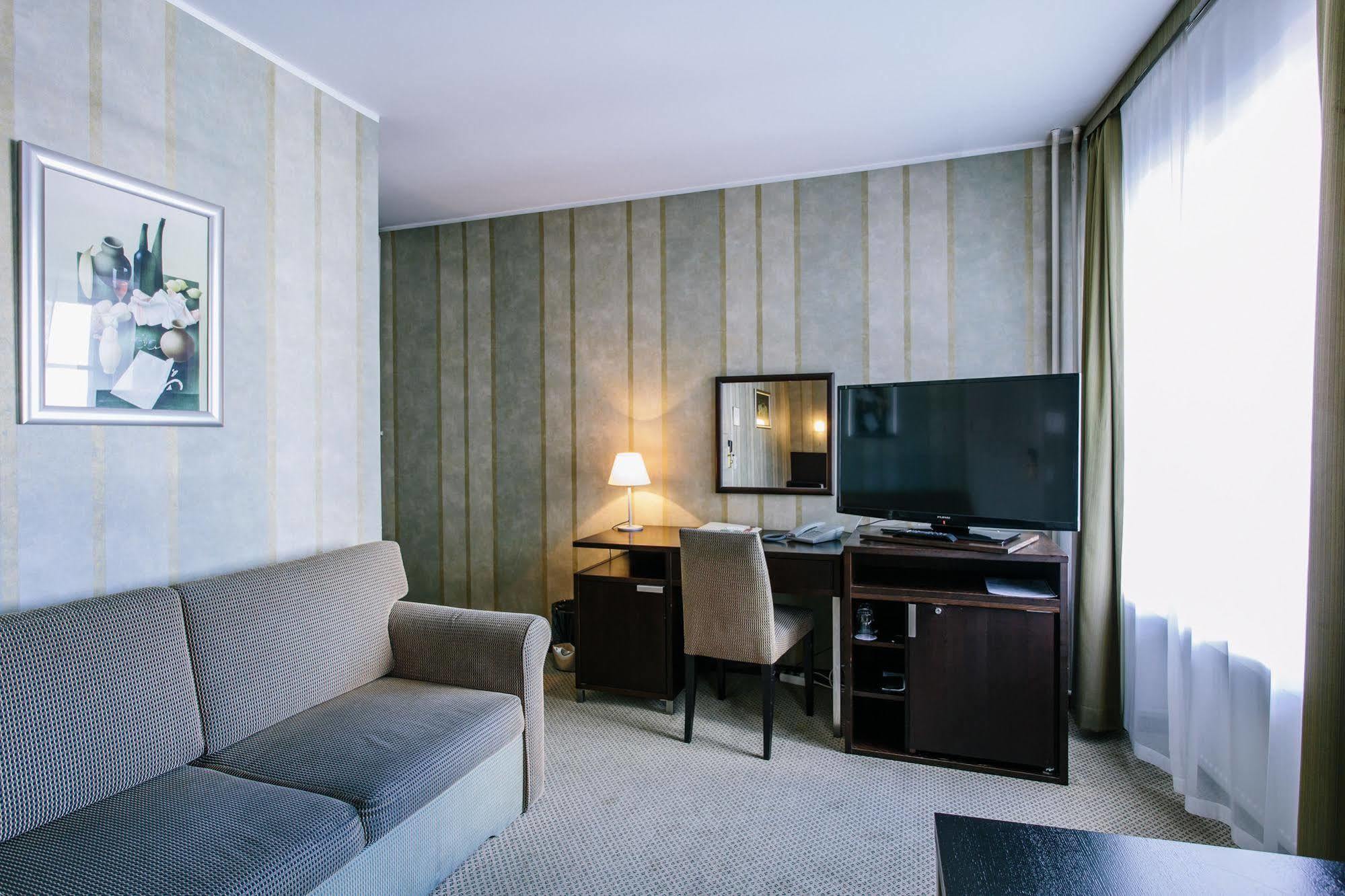 Hestia Hotel Maestro Old Town Tallinn Extérieur photo
