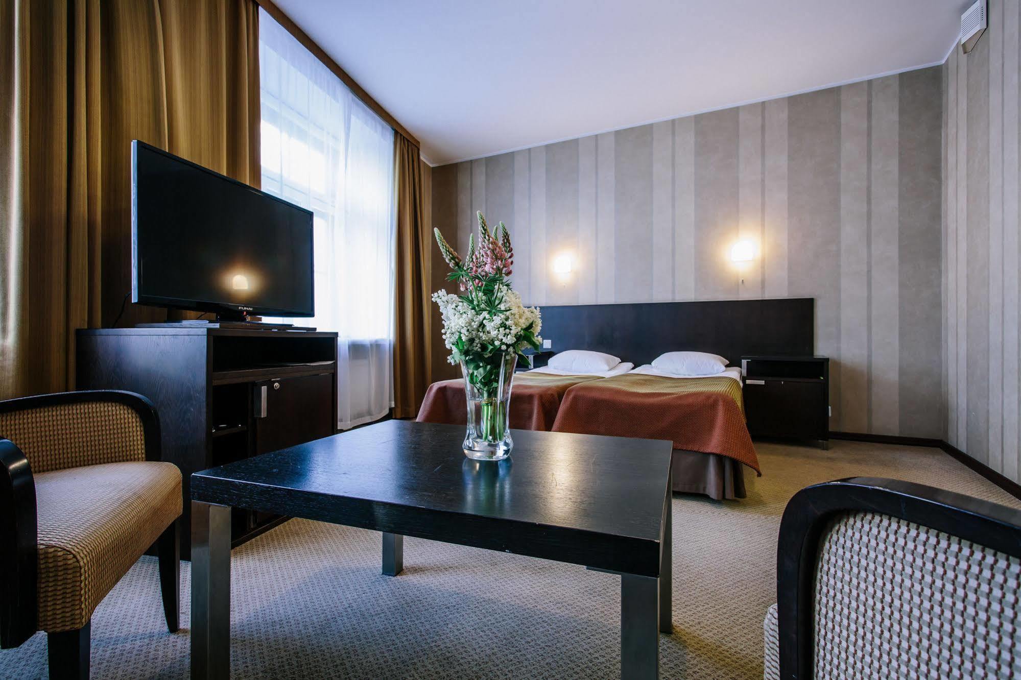 Hestia Hotel Maestro Old Town Tallinn Extérieur photo