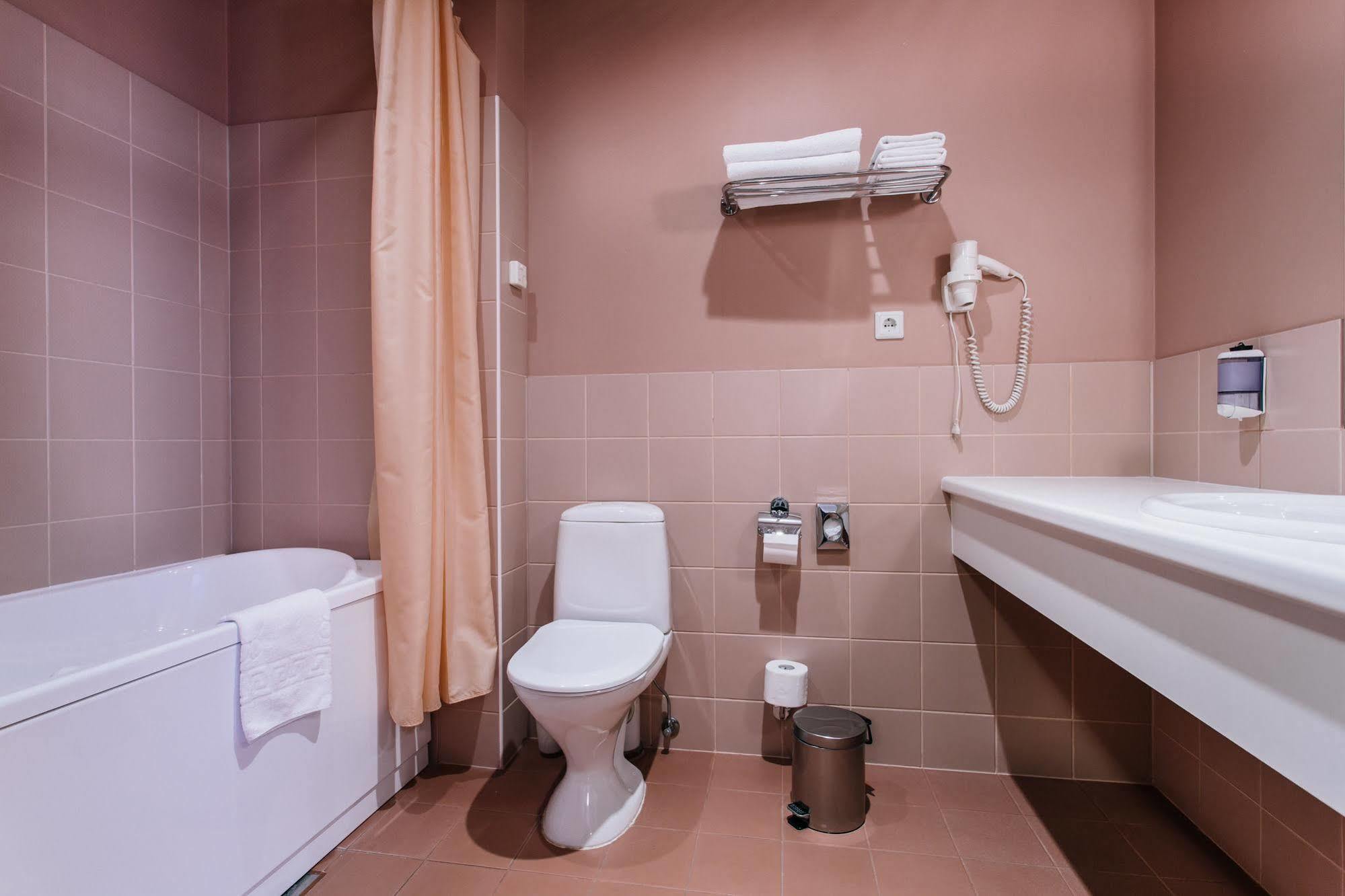 Hestia Hotel Maestro Old Town Tallinn Extérieur photo