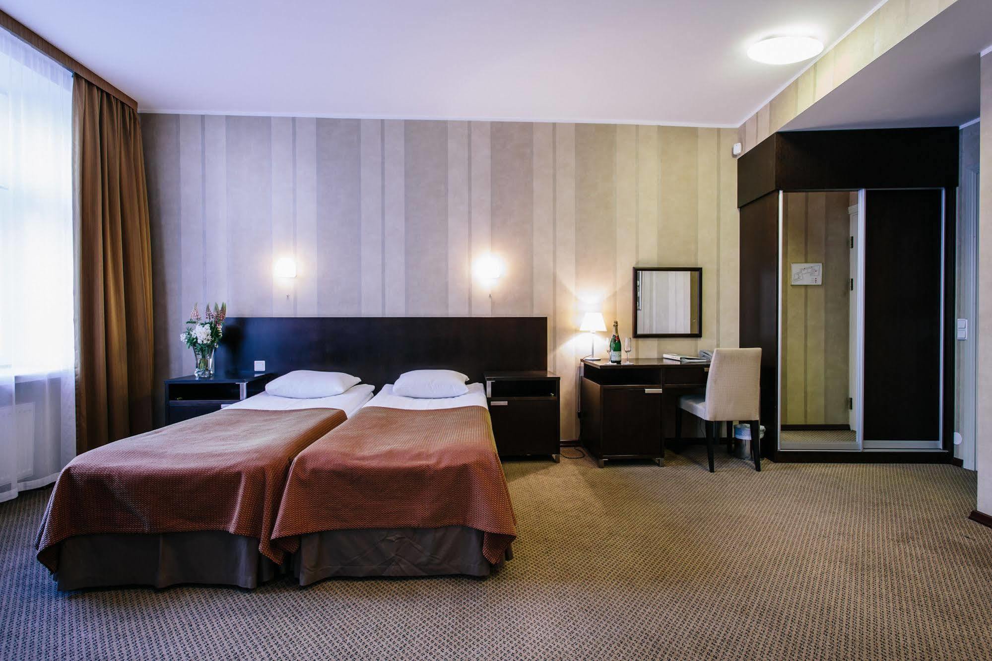 Hestia Hotel Maestro Old Town Tallinn Extérieur photo