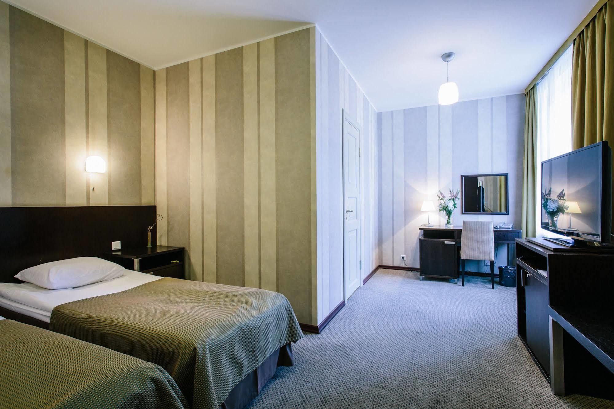 Hestia Hotel Maestro Old Town Tallinn Extérieur photo